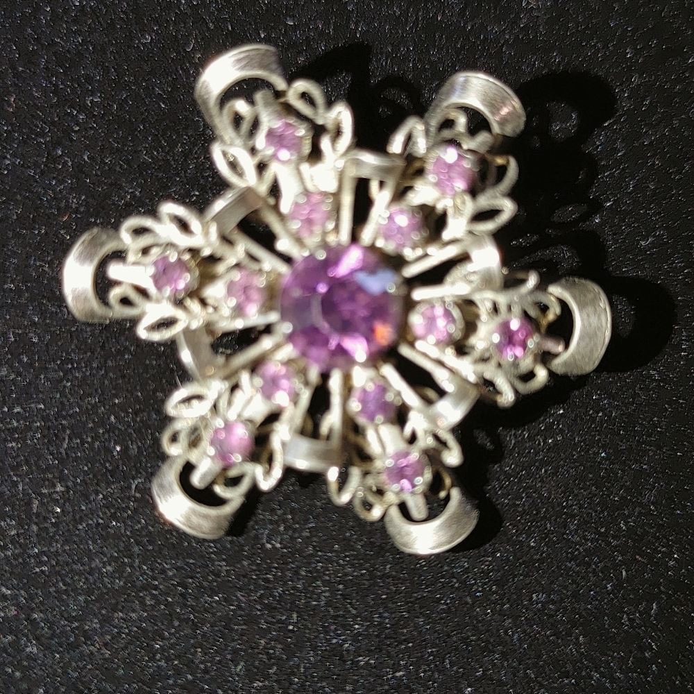 Vintage amethyst snowflake silvertone brooch - Picture 2 of 12